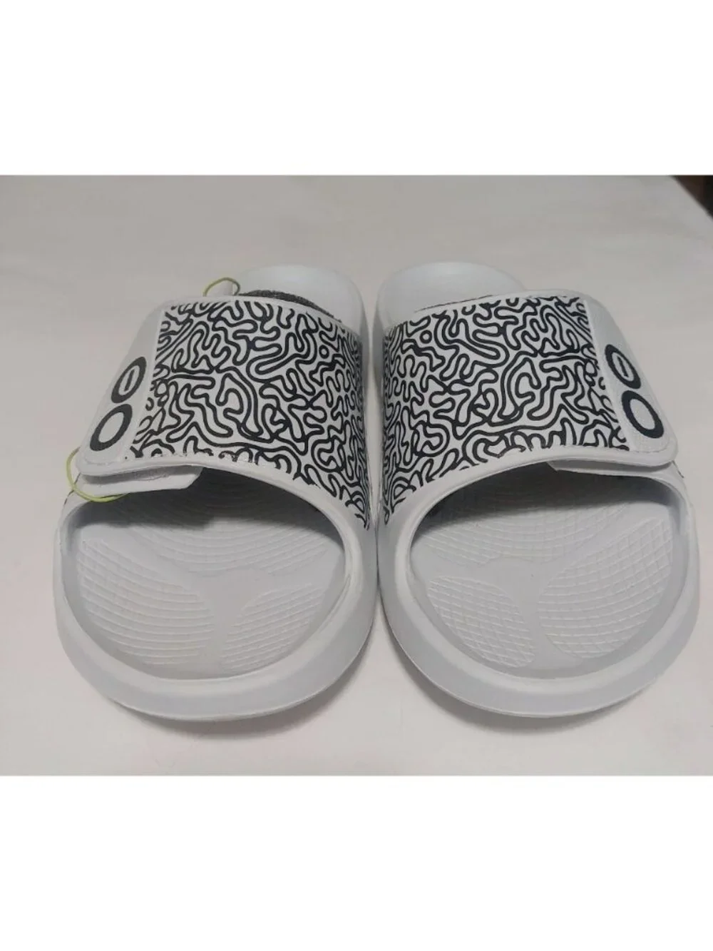 White Labyrinth OOFOS Ooahh Sport Flex Slide Mens Size 11 Womens 13 Sandals Shoe - Picture 5 of 9